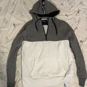 Hollister Hoodie. Size Medium.